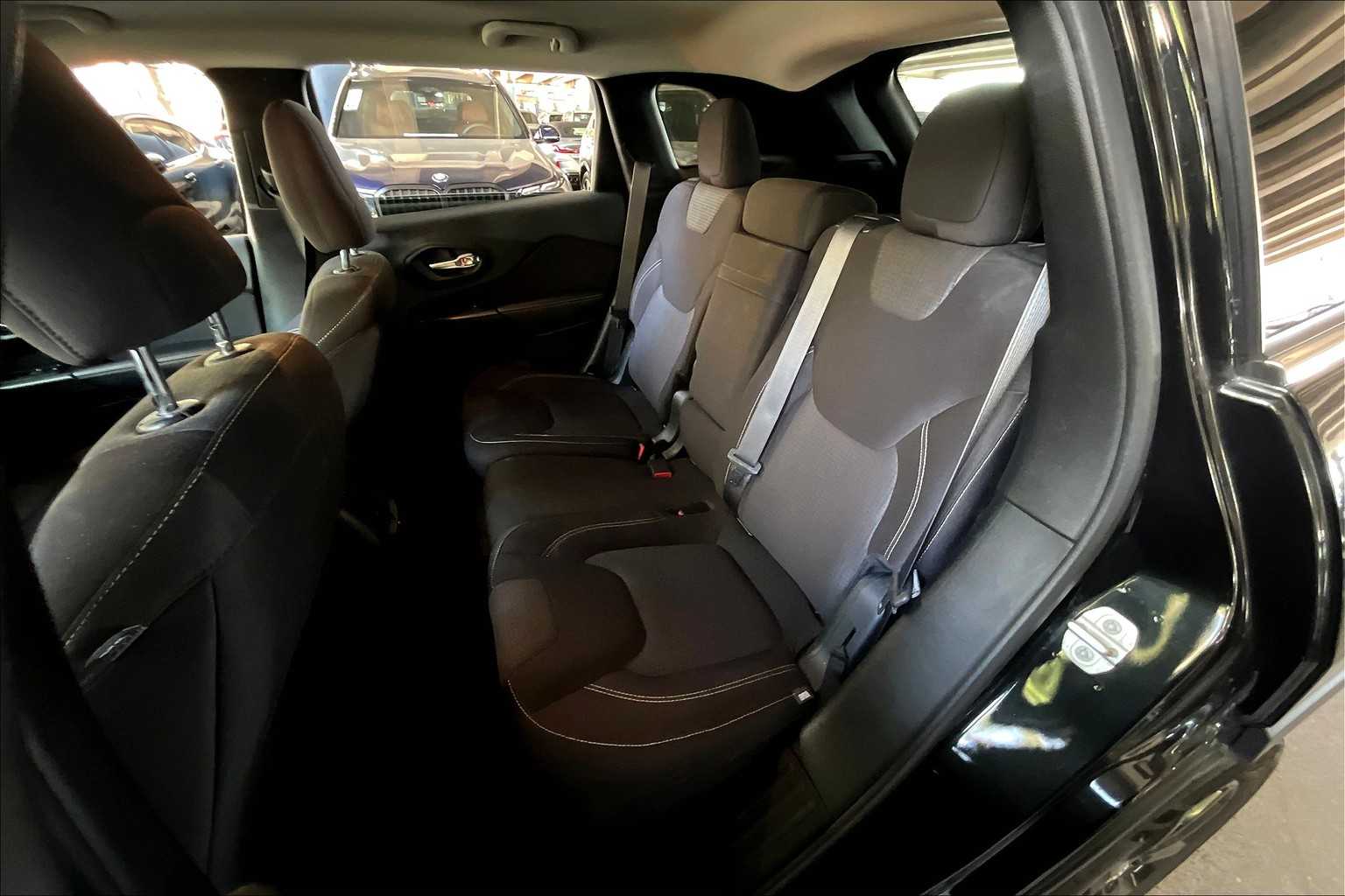 2015 Jeep Cherokee Latitude photo 18
