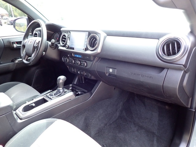 2023 Toyota Tacoma TRD Off-Road V6 photo 10