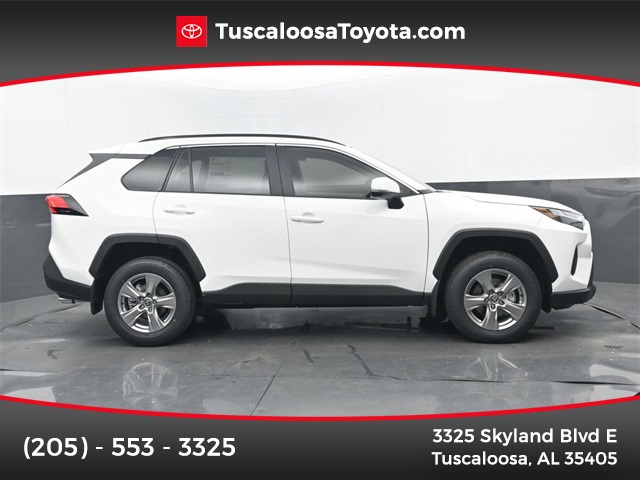 2025 Toyota RAV4 XLE's photo