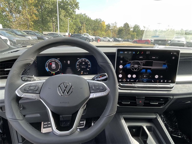 2025 Volkswagen Tiguan SE R-Line Black photo 17