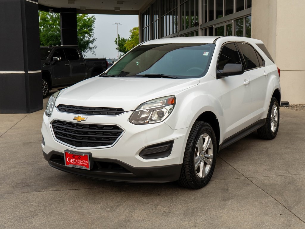 2016 Chevrolet Equinox LS photo 2