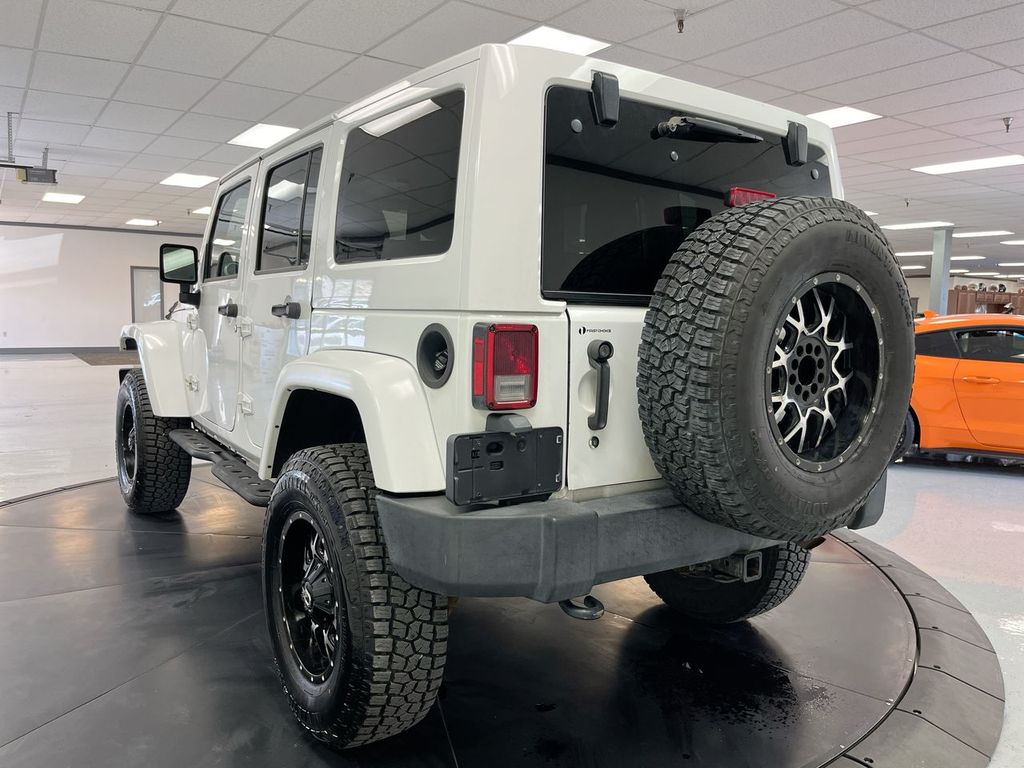 2014 Jeep Wrangler Unlimited Rubicon photo 4