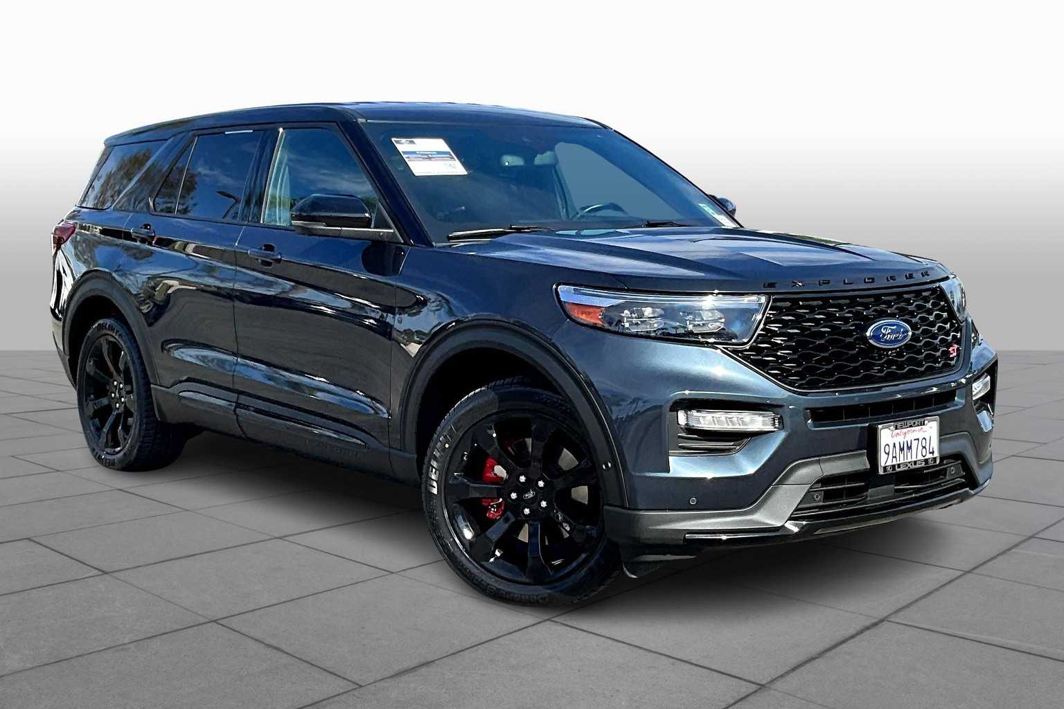 2022 Ford Explorer ST photo 2