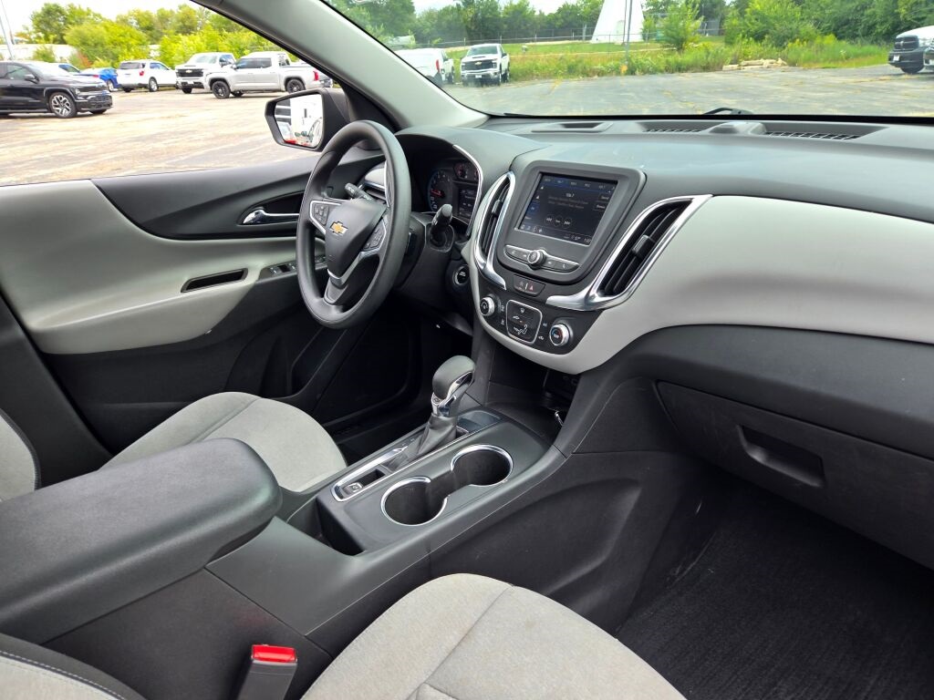 2022 Chevrolet Equinox LS photo 5