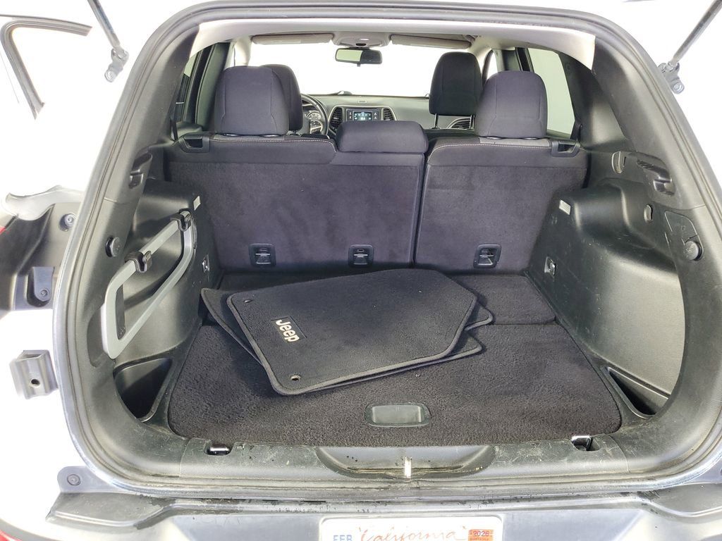 2018 Jeep Cherokee Latitude photo 24