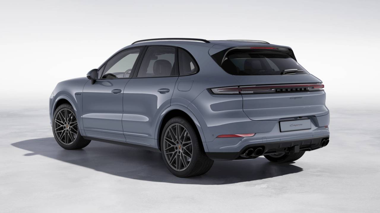2026 Porsche Cayenne E-Hybrid photo 3