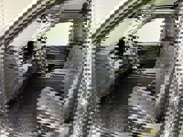 2025 Toyota Camry XLE photo 3