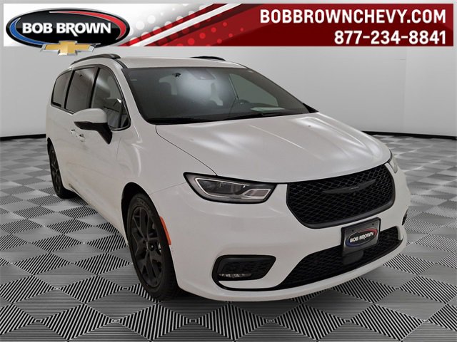 2023 Chrysler Pacifica Touring L's photo