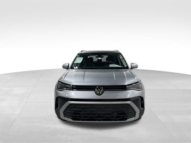 2025 Volkswagen Taos SE photo 7