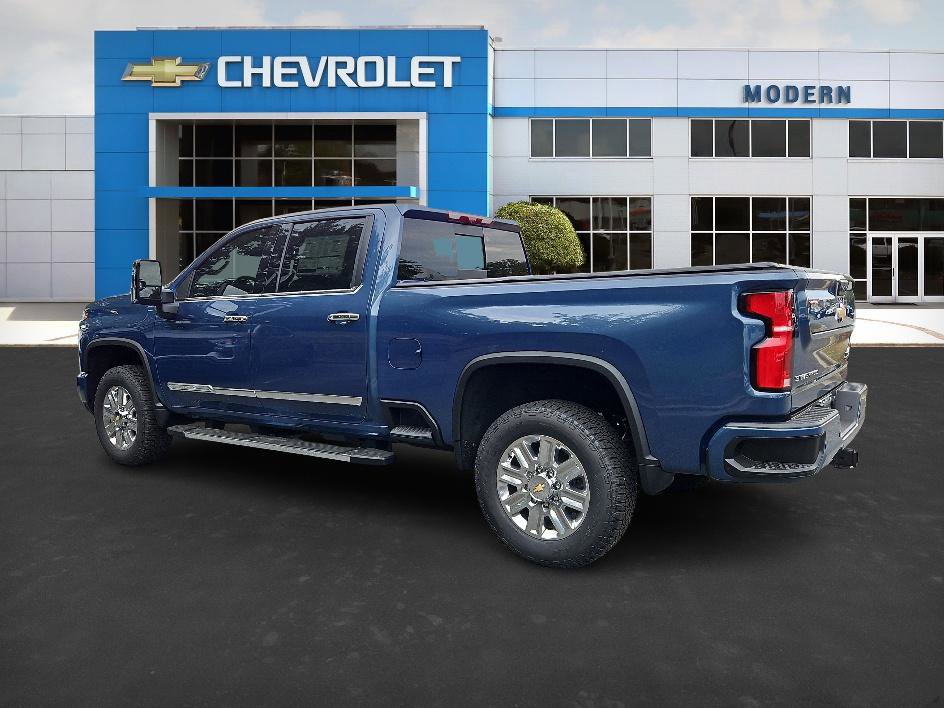2025 Chevrolet Silverado 2500HD High Country photo 3
