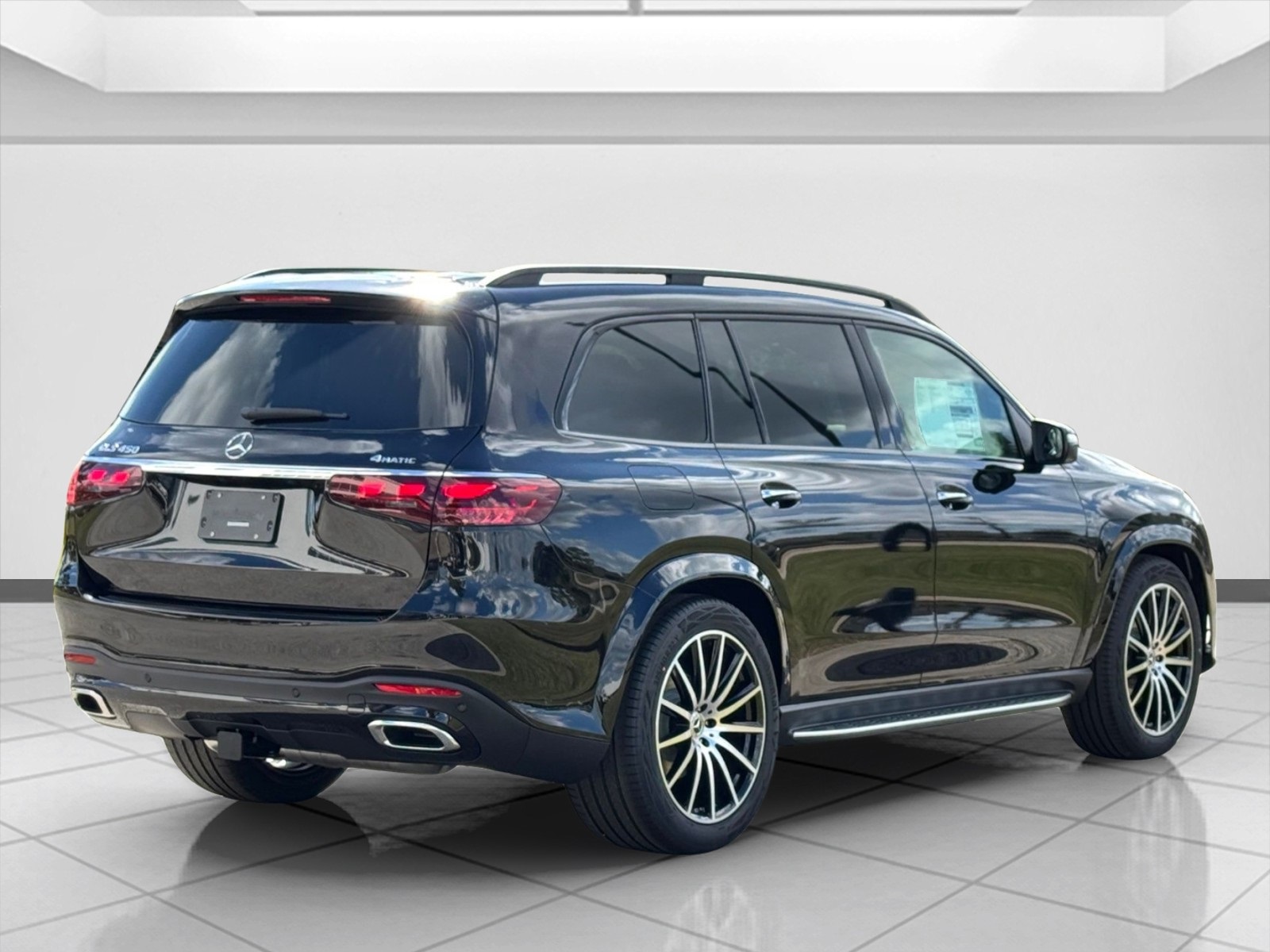 2026 Mercedes Benz GLS 450 4MATIC photo 3