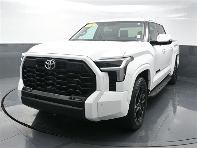 2022 Toyota Tundra SR5's photo