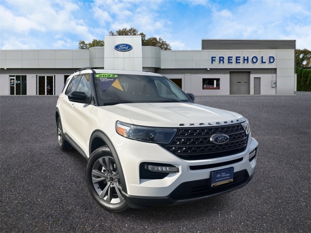2022 Ford Explorer XLT's photo