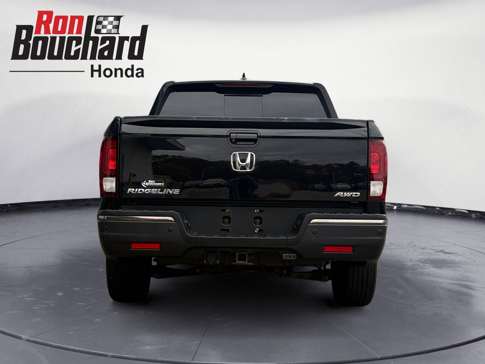 2019 Honda Ridgeline Black Edition photo 2
