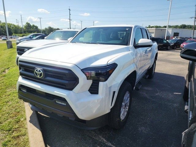 2025 Toyota Tacoma SR5 photo 3