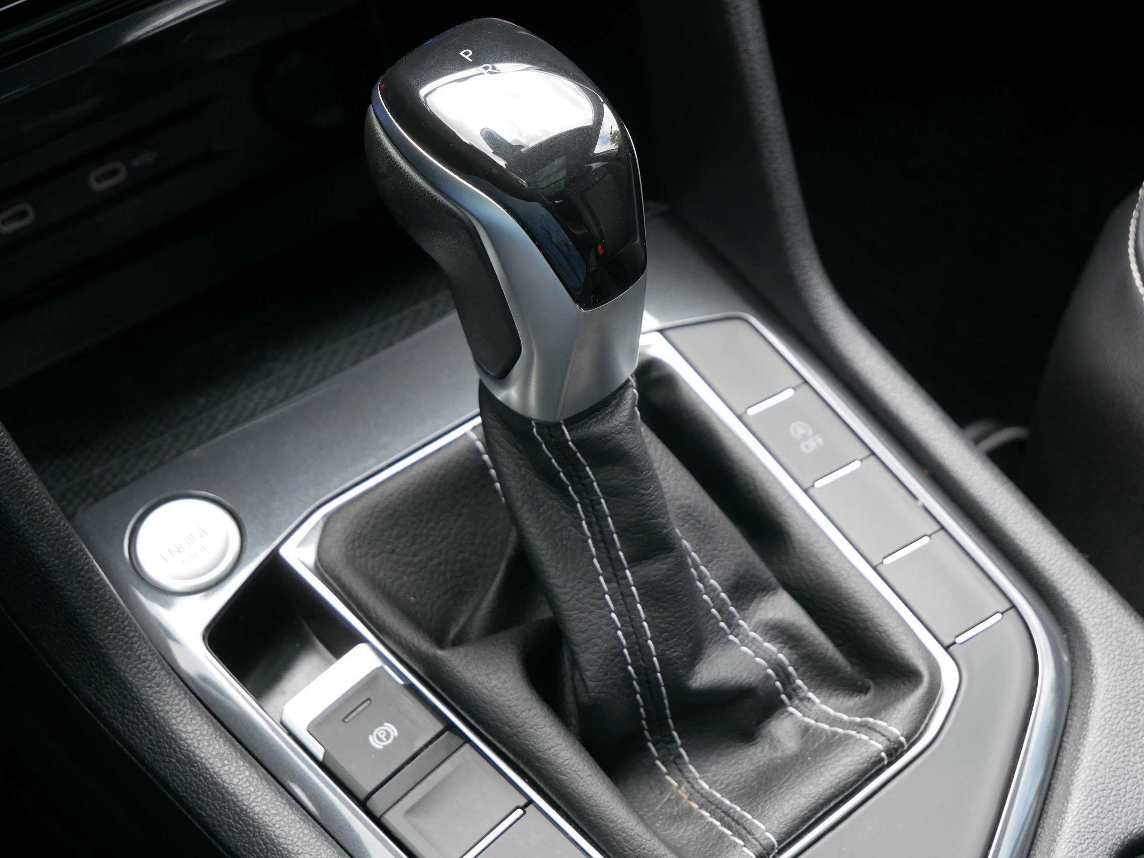 2022 Volkswagen Tiguan SE photo 24