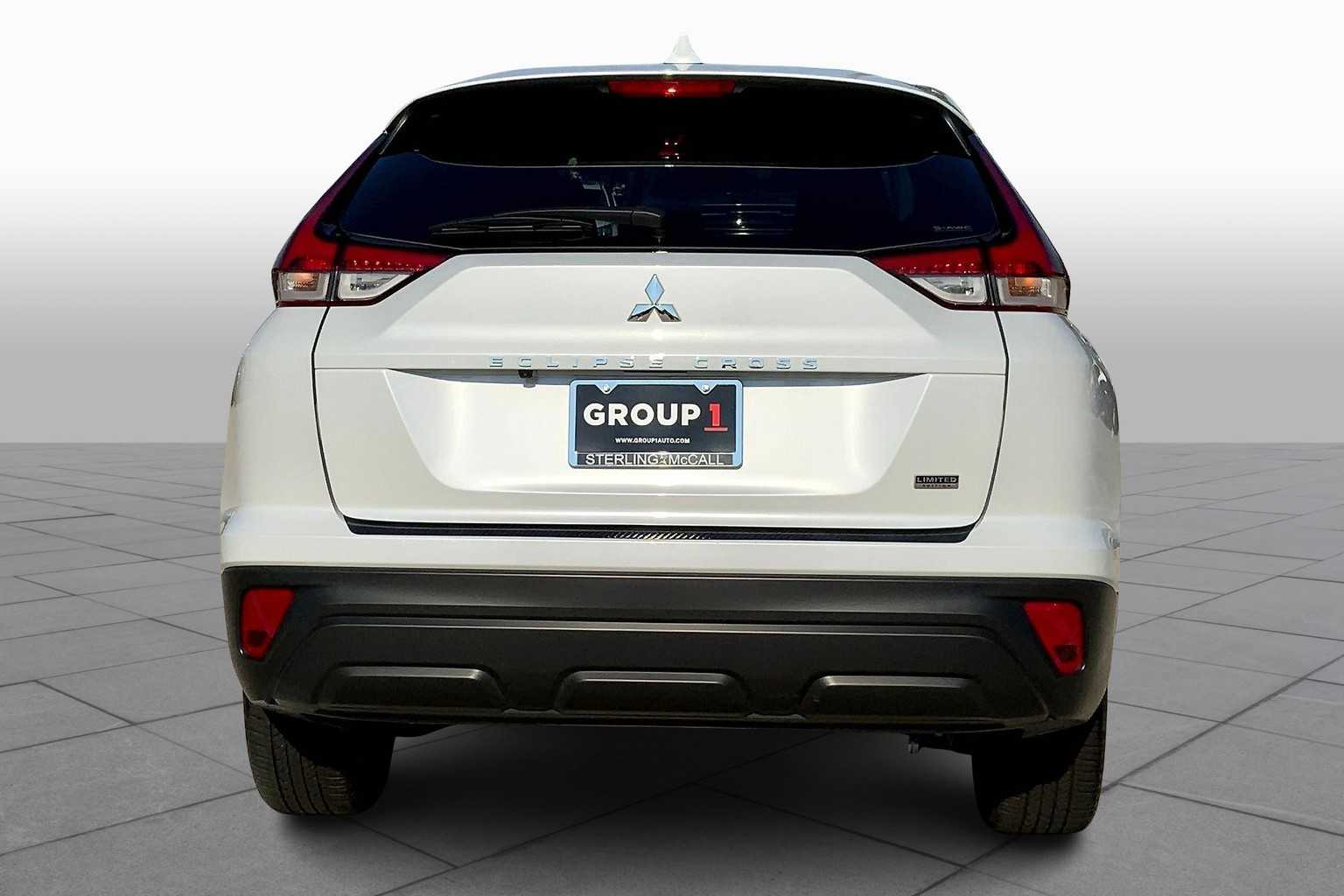 2024 Mitsubishi Eclipse Cross LE photo 4