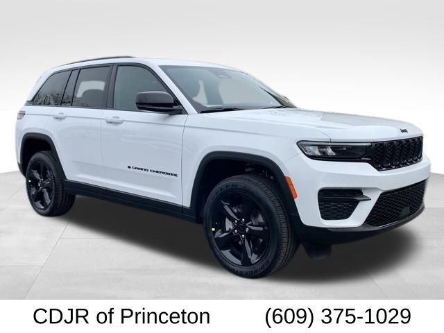 2025 Jeep Grand Cherokee Altitude's photo