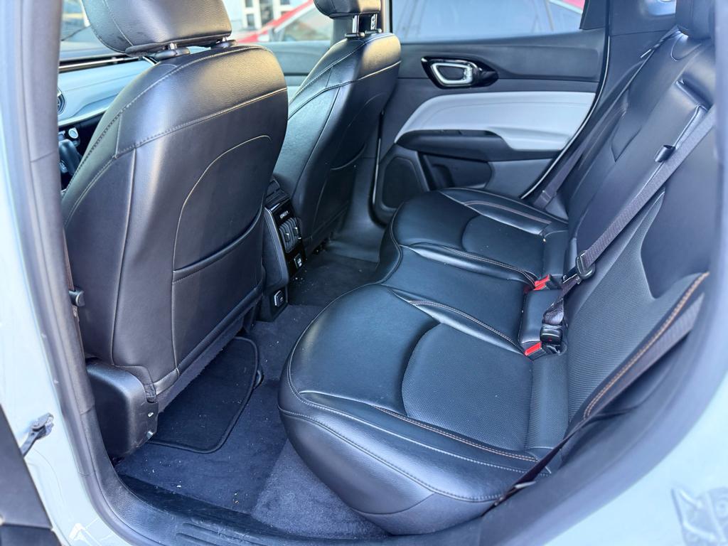 2023 Jeep Compass Limited photo 2