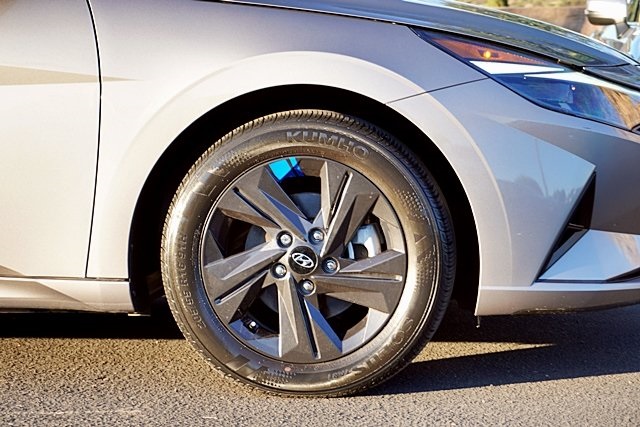 Used 2021 Gray Hyundai SEL image 7