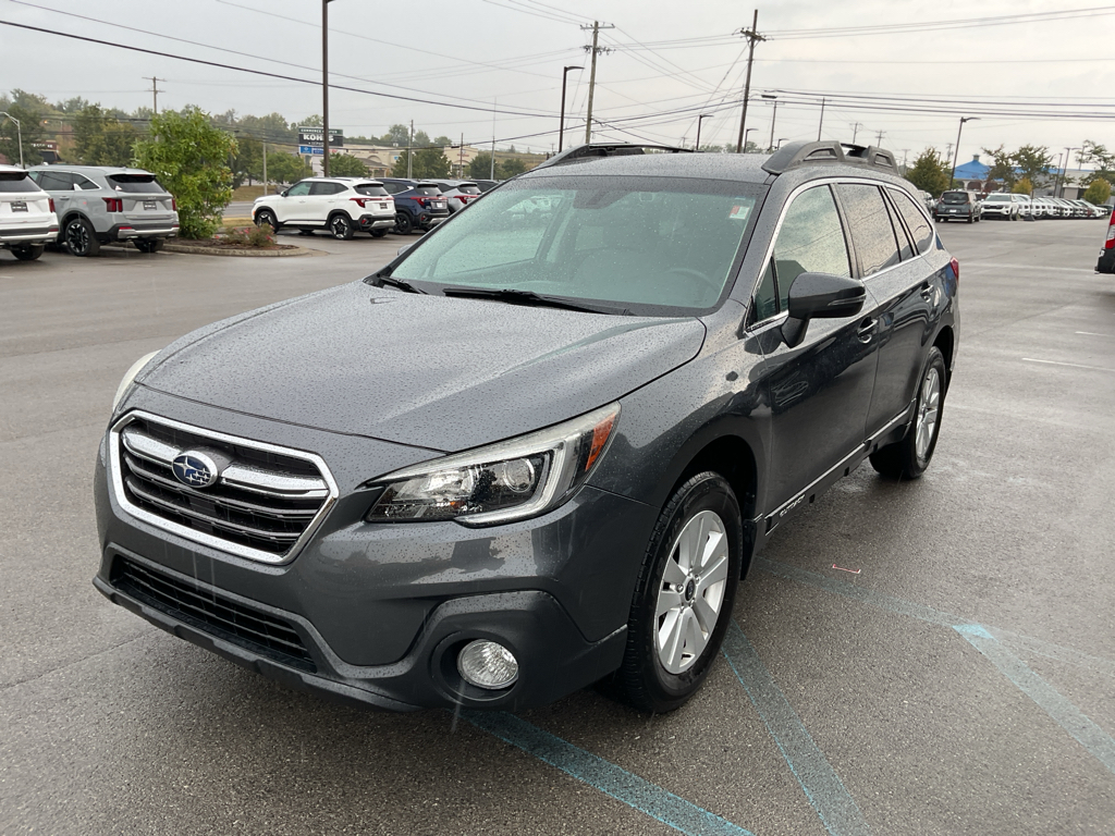 2018 Subaru Outback Premium photo 3