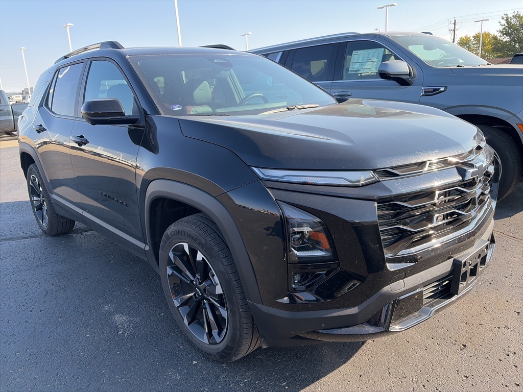 2025 Chevrolet Equinox RS photo 2