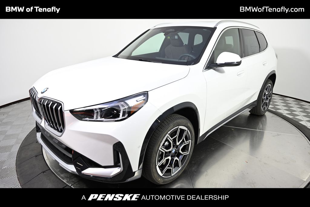 2025 BMW X1 28i's photo