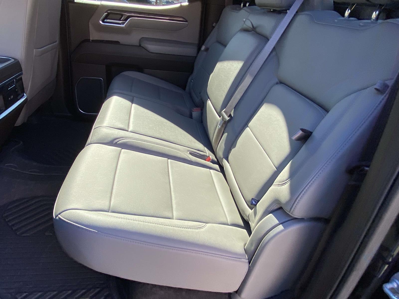 2023 Chevrolet Silverado 1500 LTZ photo 4