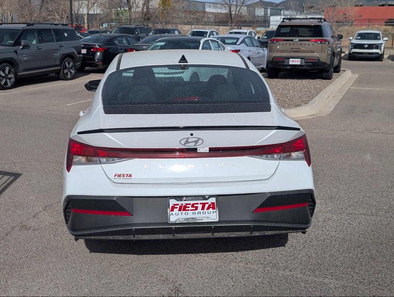 2025 Hyundai Elantra SEL Sport photo 6