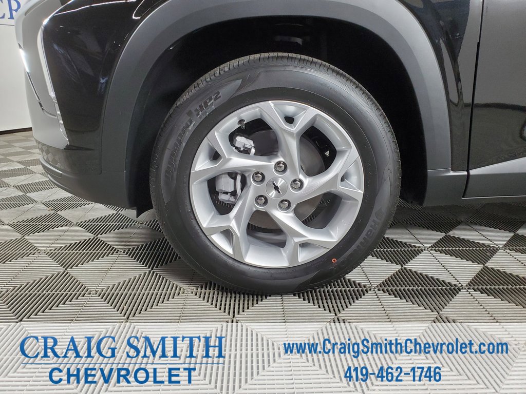 2026 Chevrolet Trax LS photo 4