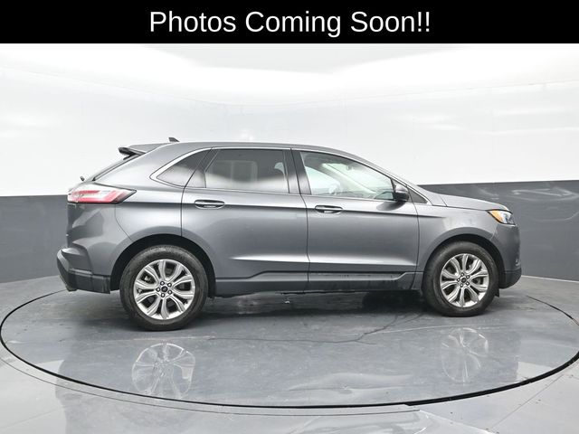2024 Ford Edge Titanium photo 3