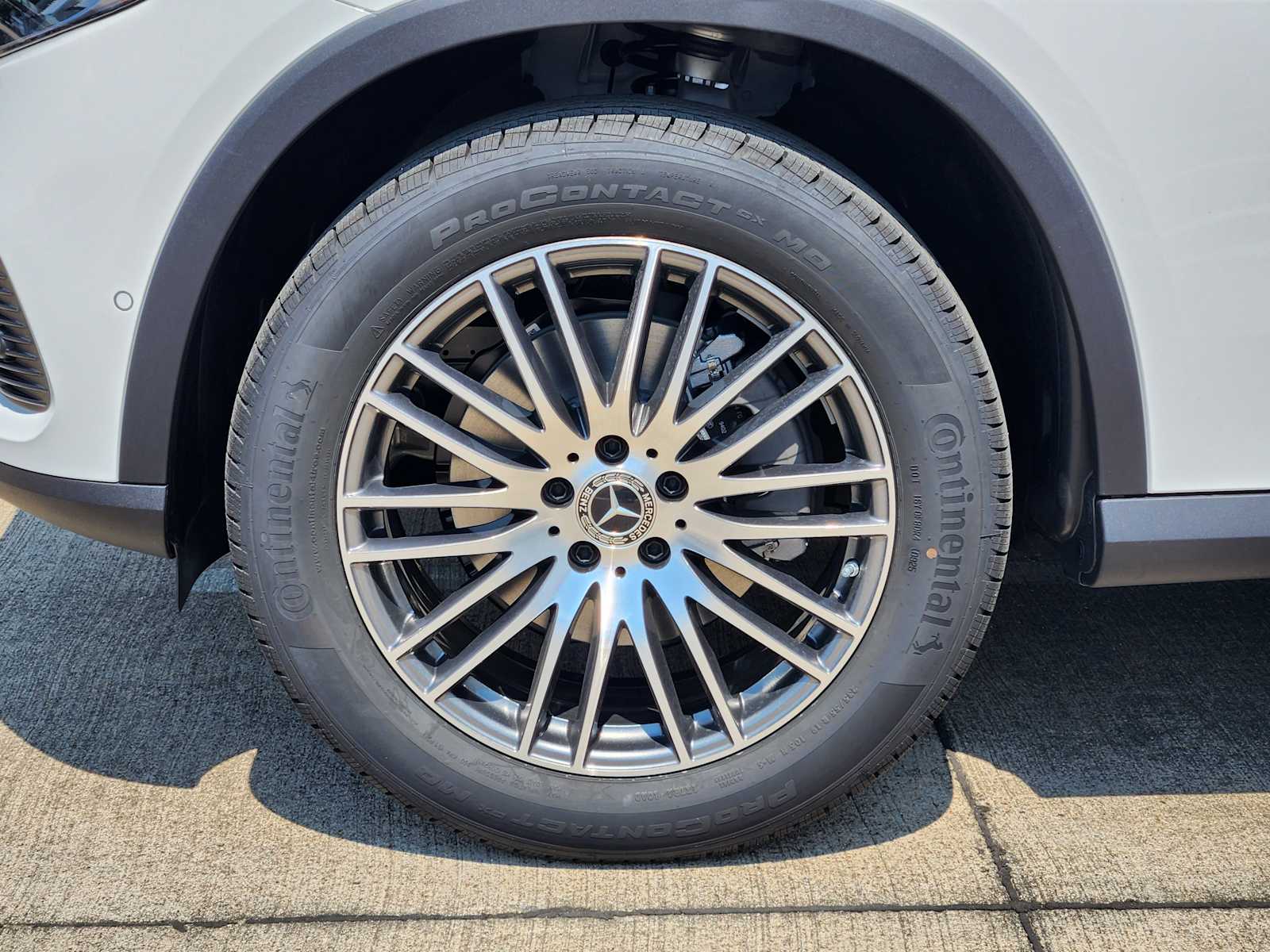 2026 Mercedes Benz GLC 300 photo 4