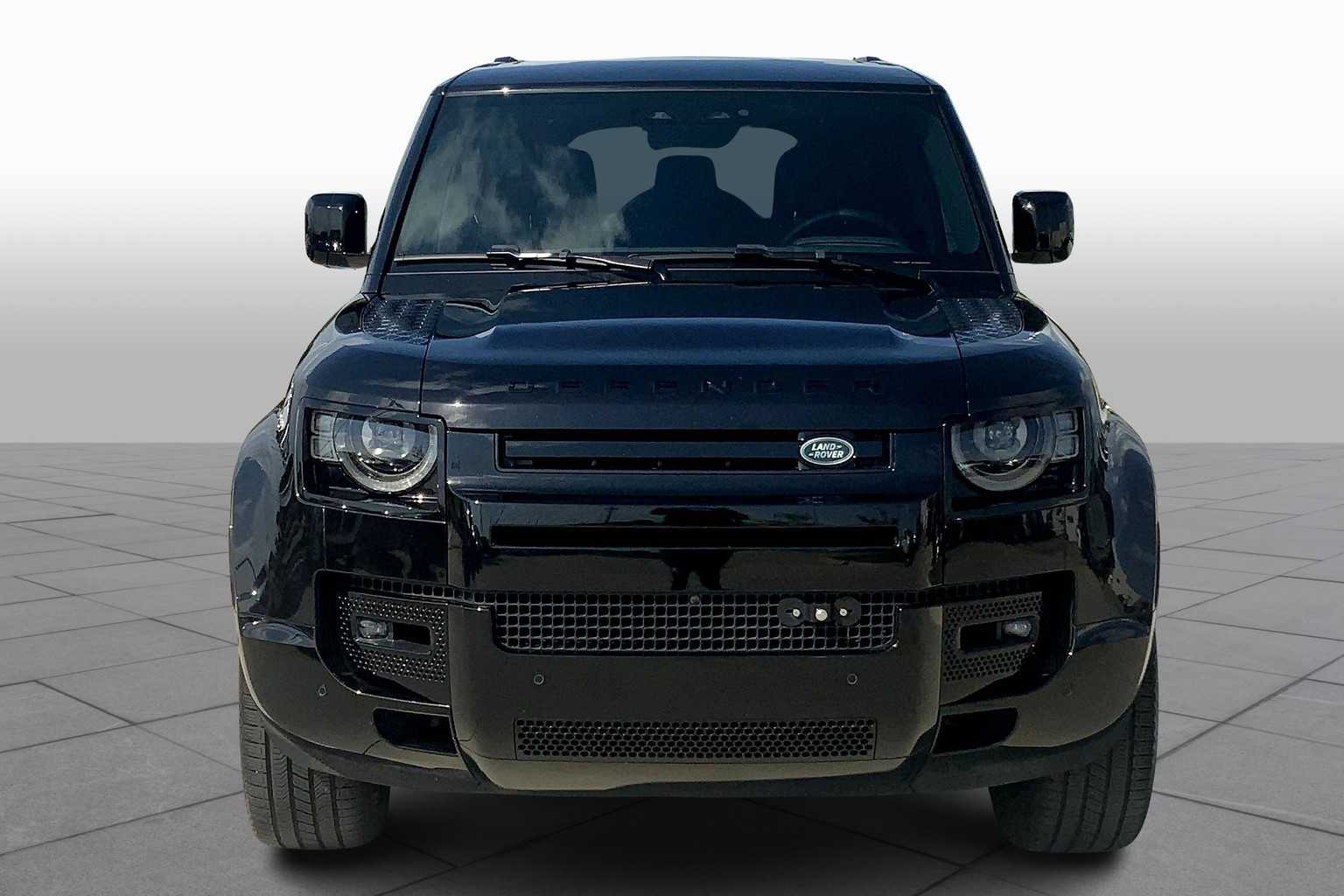 2024 Land Rover Defender 130 X photo 2