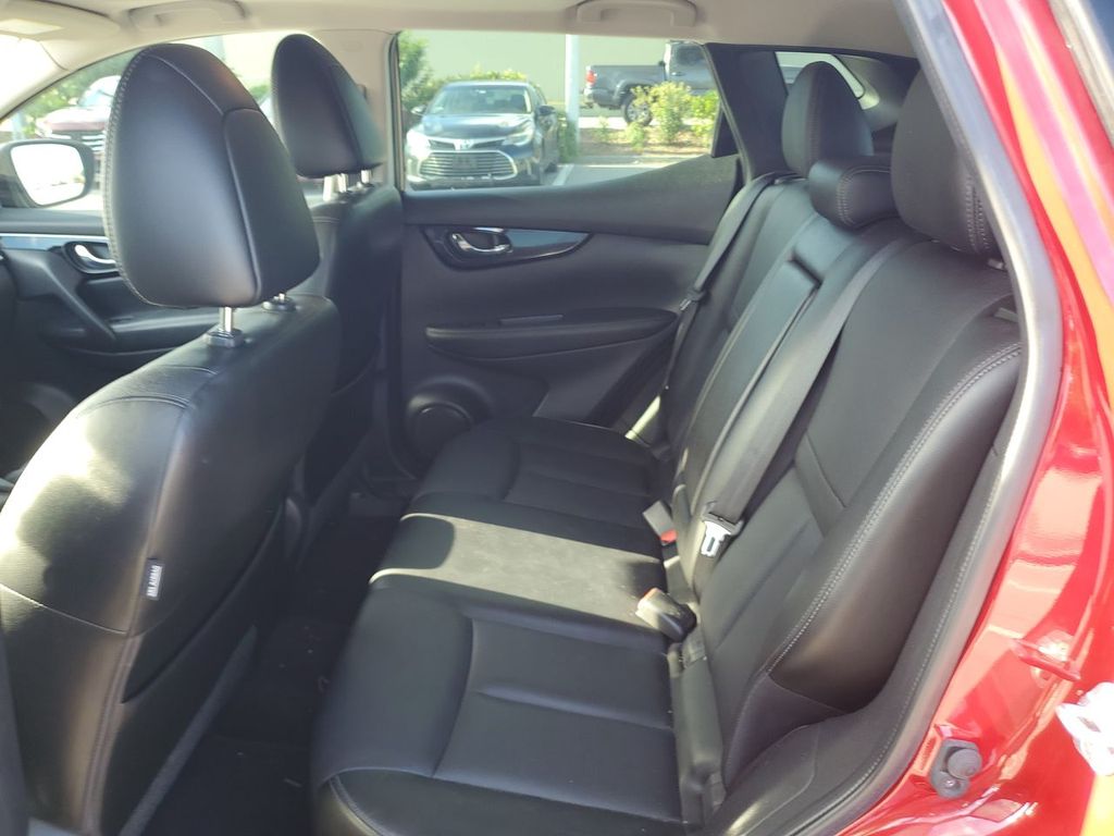 2017 Nissan Rogue Sport SL photo 18
