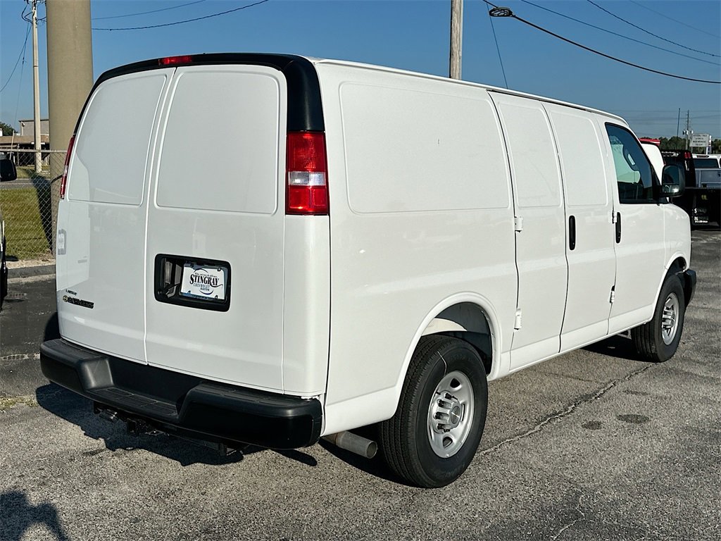2025 Chevrolet Express Cargo 2500 photo 4