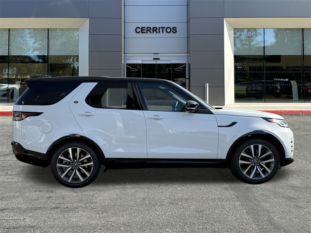 2025 Land Rover Discovery SE photo 4