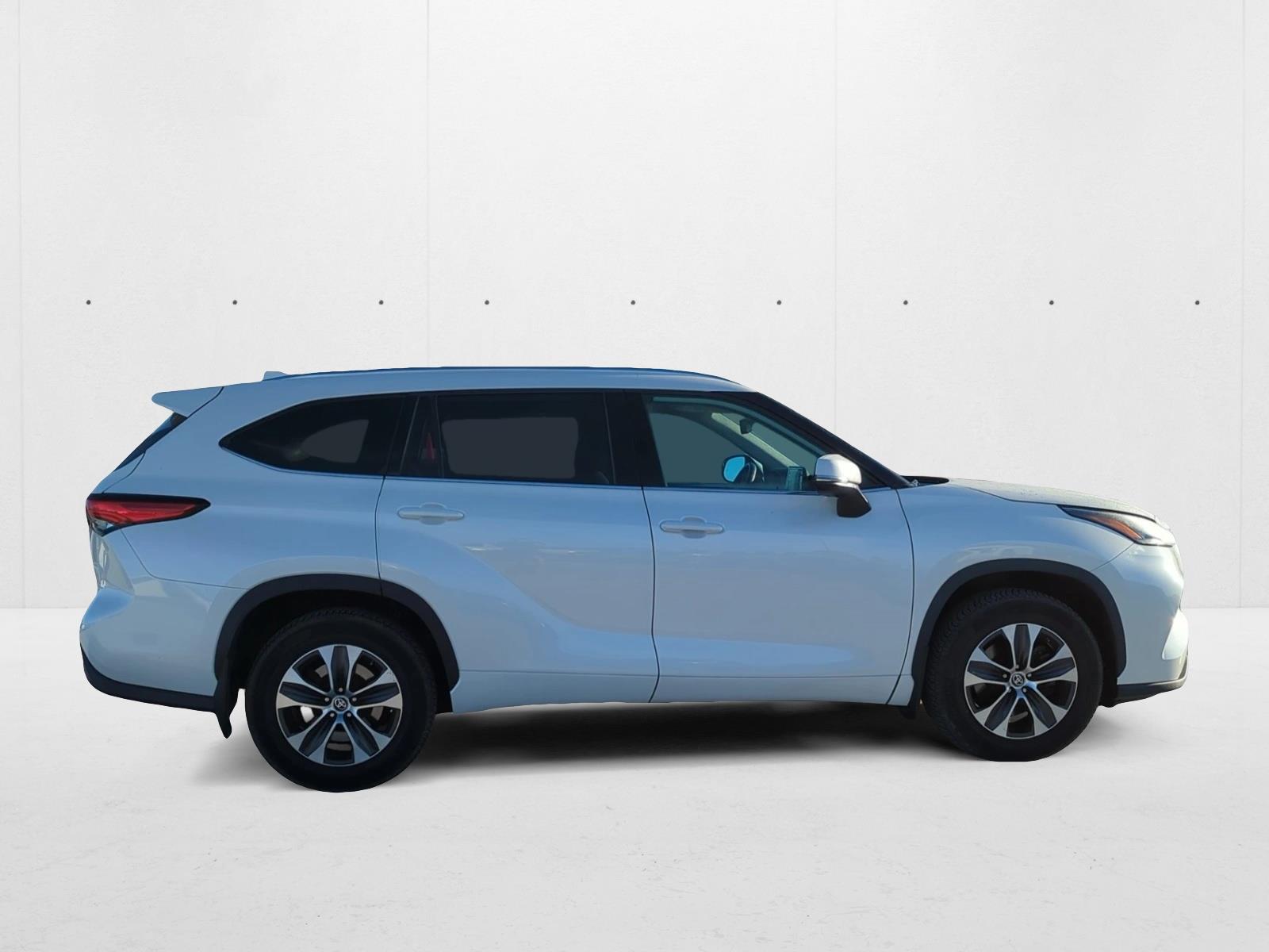 2020 Toyota Highlander XLE photo 4
