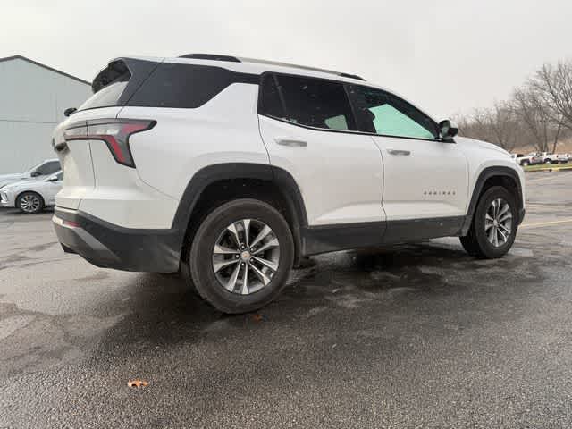 2025 Chevrolet Equinox LT photo 2