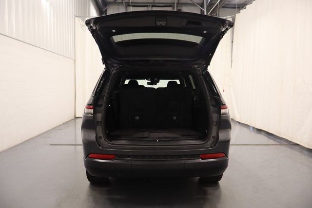 2022 Jeep Grand Cherokee Altitude photo 18
