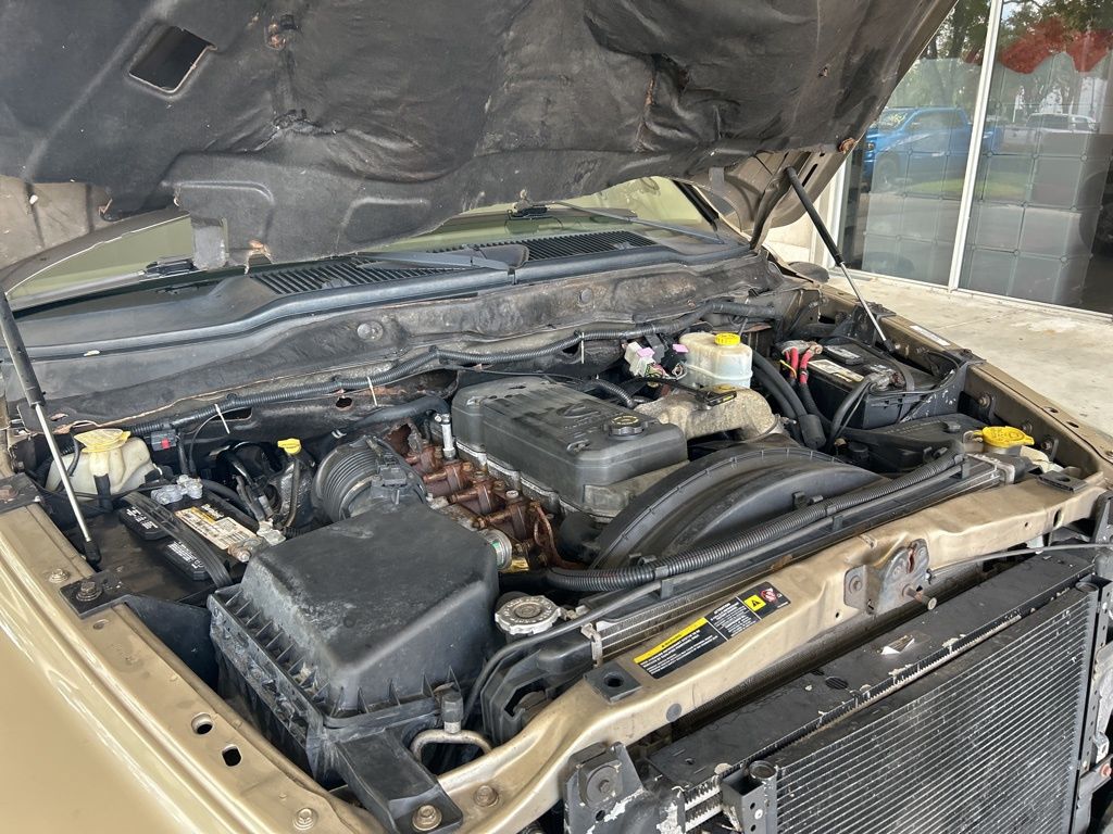 2004 Dodge Ram SLT photo 4