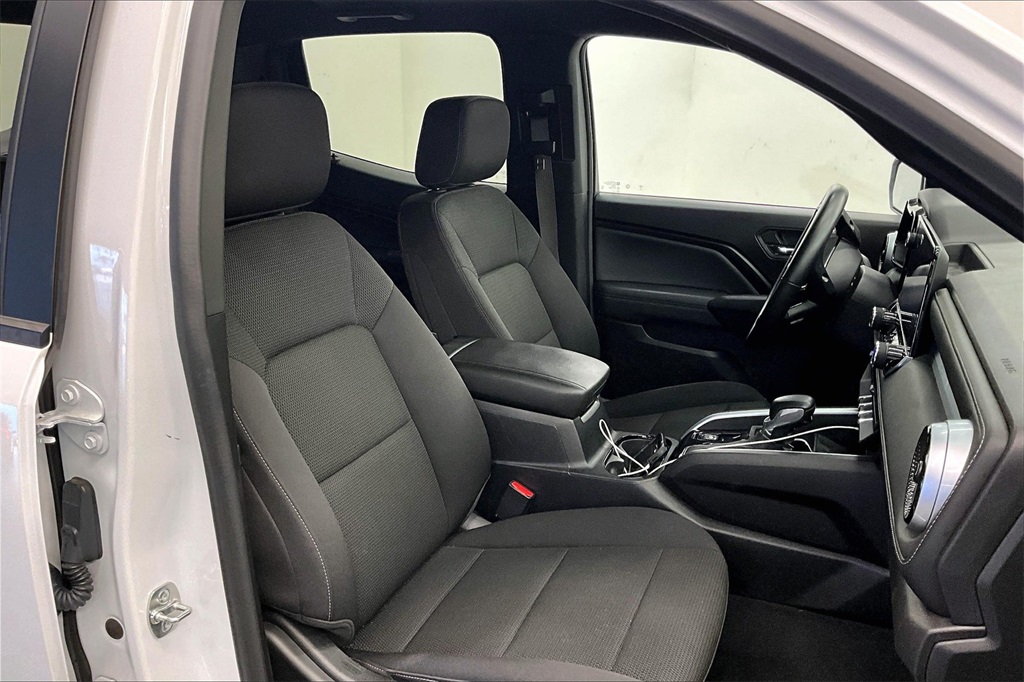 2024 Chevrolet Colorado LT photo 6