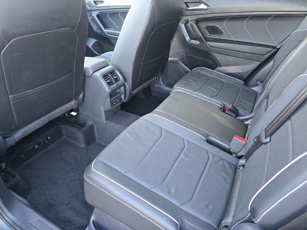 2022 Volkswagen Tiguan SEL Premium R-Line photo 18