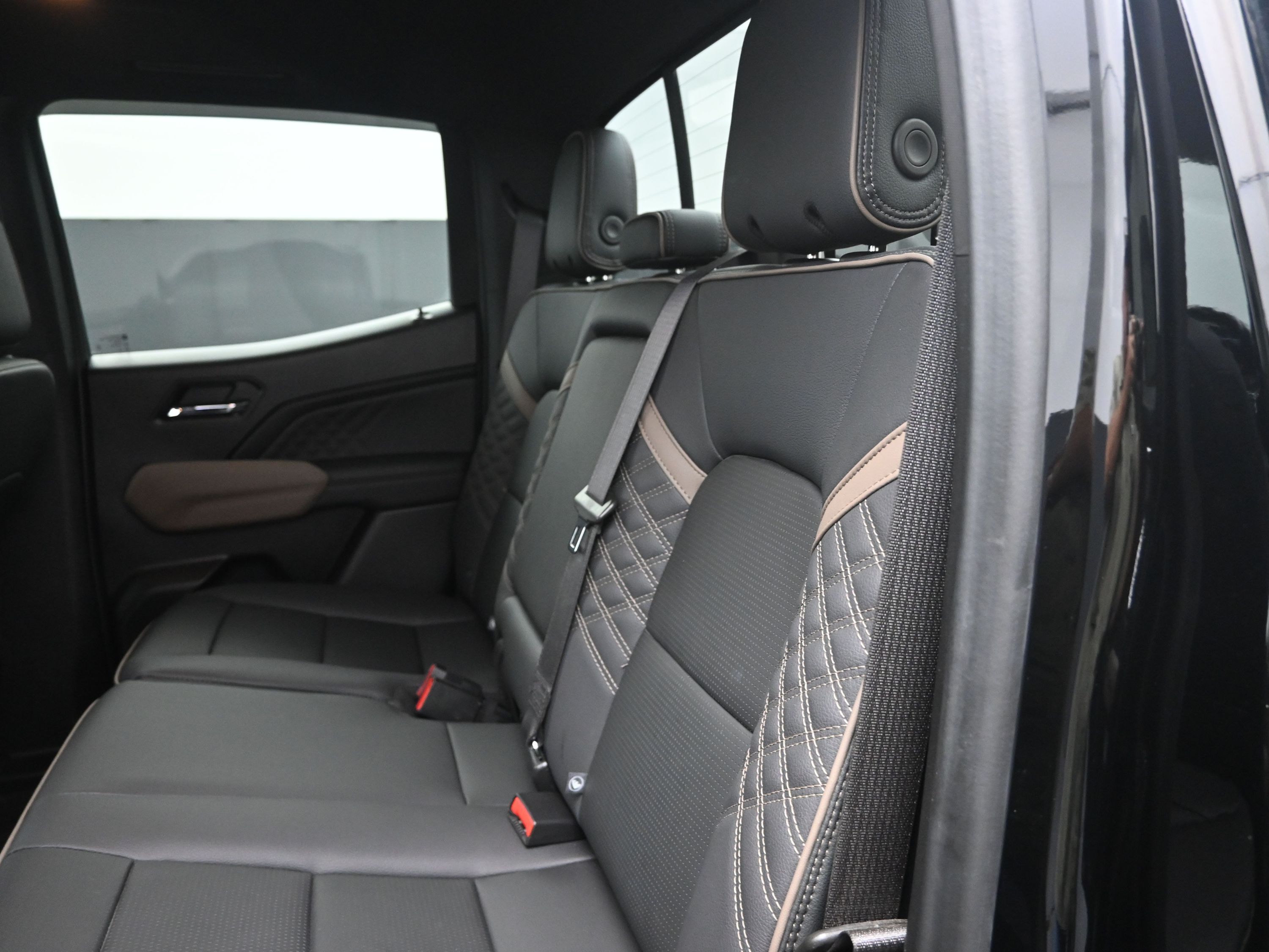 2024 Gmc Canyon Denali photo 10