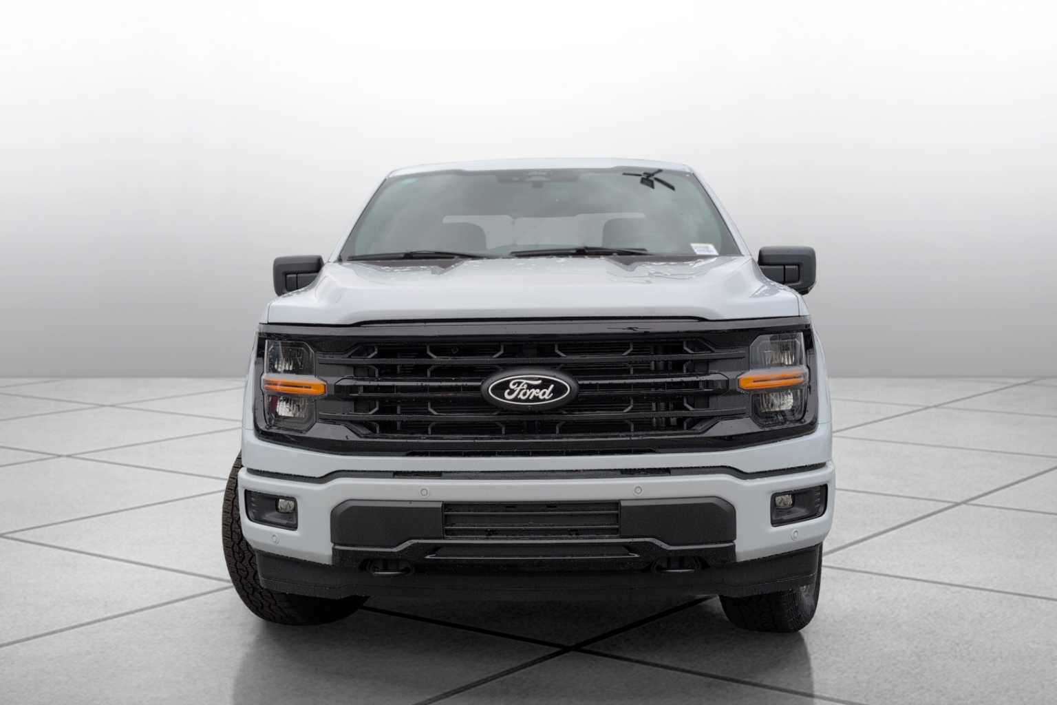 2025 Ford F-150 XLT photo 3