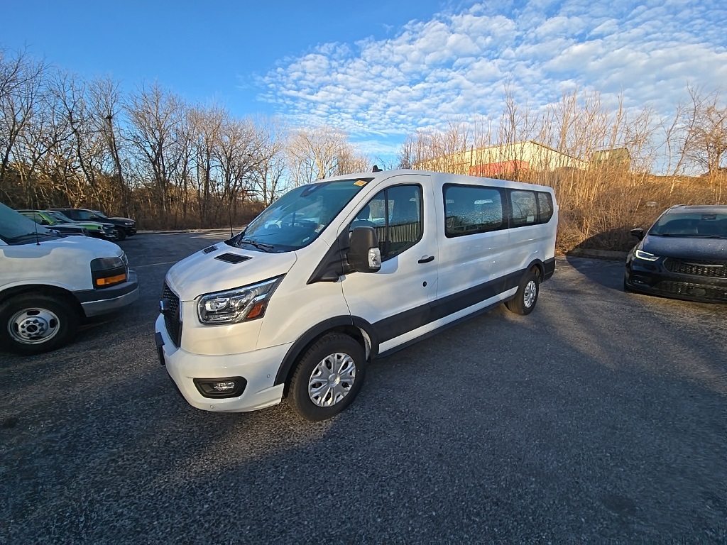 Used 2023 Ford Transit Passenger Van XLT with VIN 1FBAX2Y80PKA49367 for sale in Kansas City