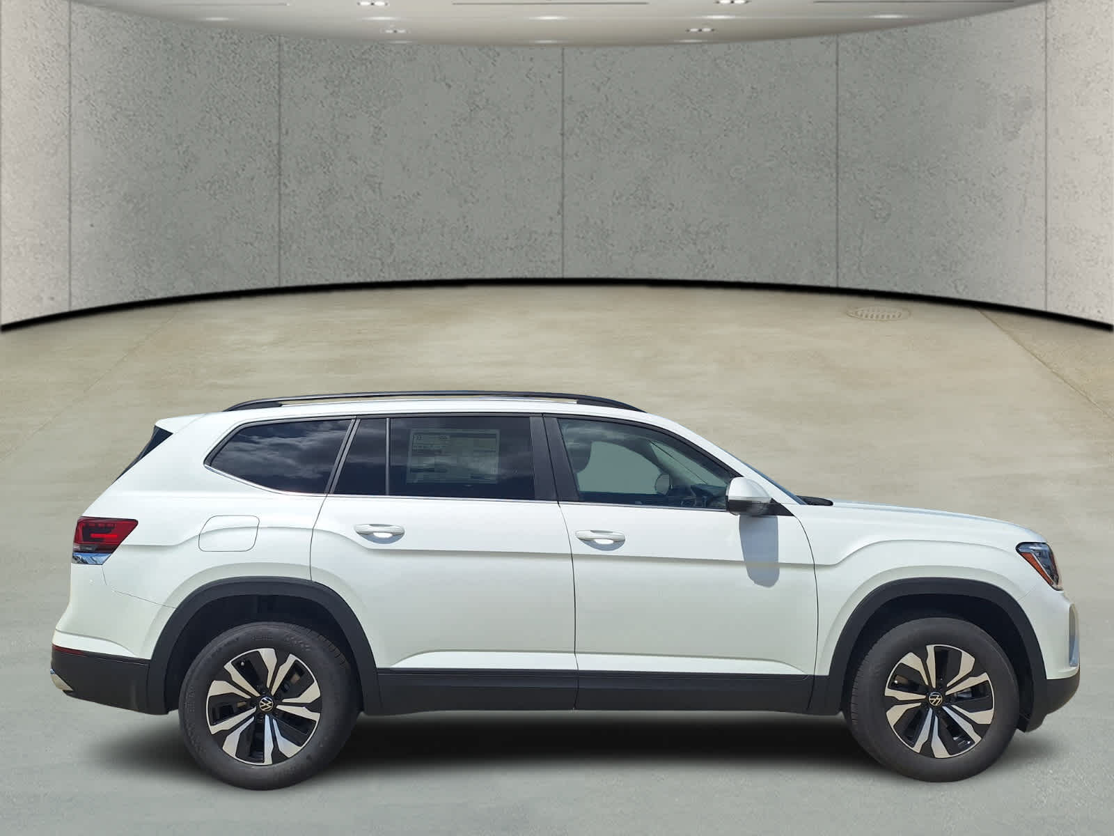 2026 Volkswagen Atlas SE photo 5