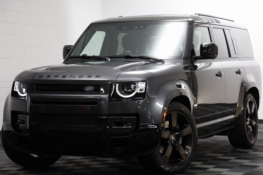 2025 Land Rover Defender V8's photo