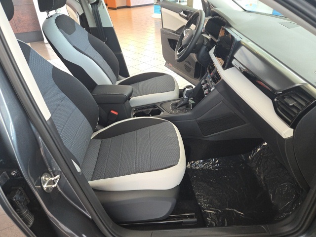 2025 Volkswagen Taos S photo 11