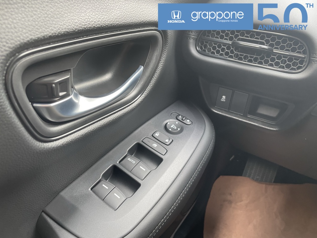 2026 Honda HR-V LX photo 9
