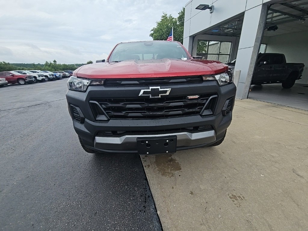2026 Chevrolet Colorado Trail Boss photo 2